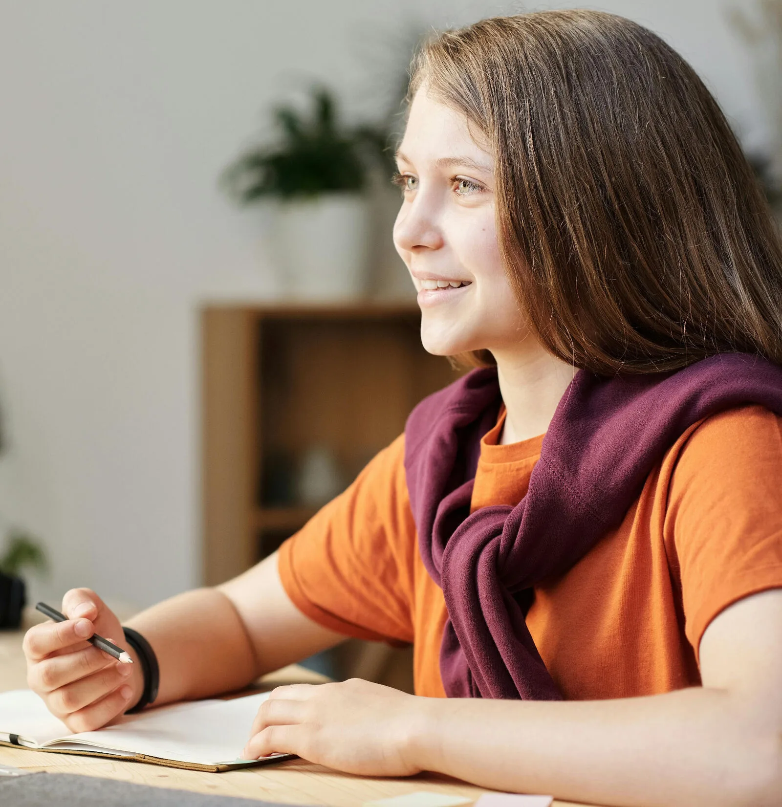 Estudante brasileiro preparando-se para estudar nos EUA com mentoria Ponte USA